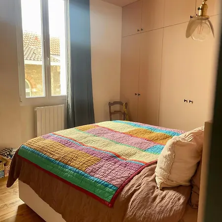 Bel Appartement, 5 Pers - 2 Chambres, Centre-ville, Plage, Halles, Spot De Surf A Pied *