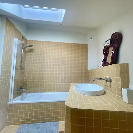 Apartament Bel Appartement, 5 Pers - 2 Chambres, Centre-ville, Plage, Halles, Spot De Surf A Pied